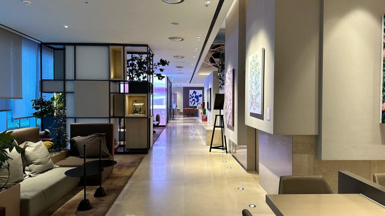 Best Articles on the Gangnam Mirror Room Blog