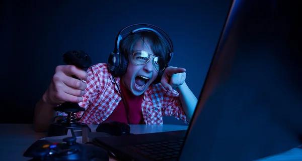 Take Control of Weapon Movement with R6 Recoil No Script